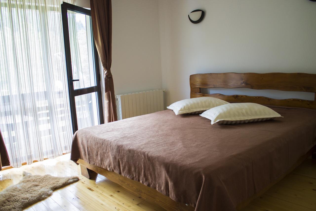 Cabana Barlogul Lupilor Berevoesti Exterior foto