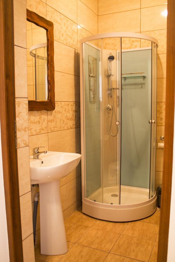 Cabana Barlogul Lupilor Berevoesti Exterior foto