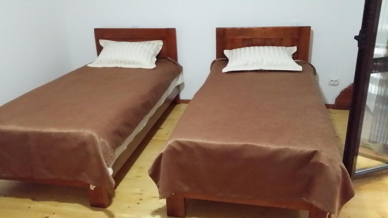 Cabana Barlogul Lupilor Berevoesti Exterior foto