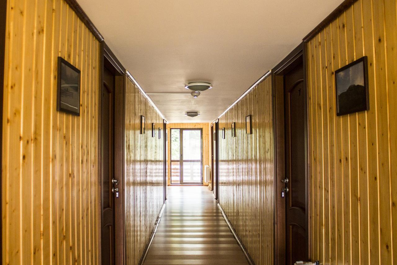 Cabana Barlogul Lupilor Berevoesti Exterior foto